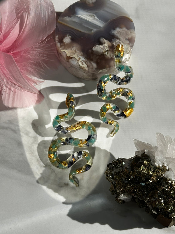 24k Gold Amazonite & Dried Blue Flowers Snakes Stud