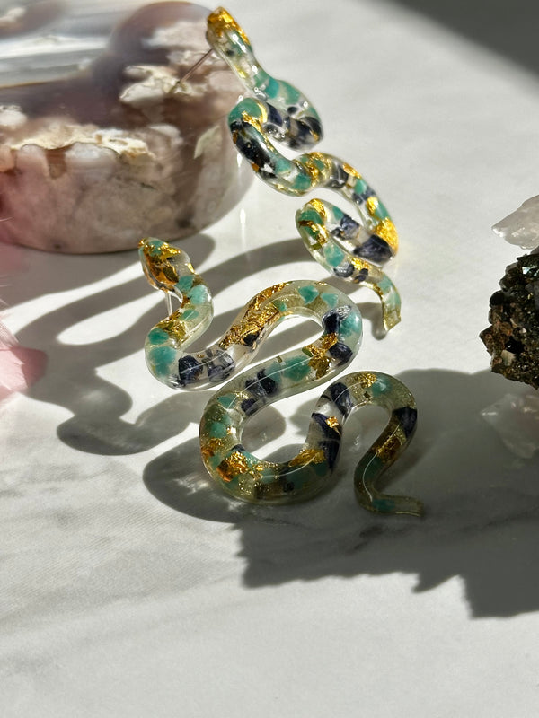 24k Gold Amazonite & Dried Blue Flowers Snakes Stud